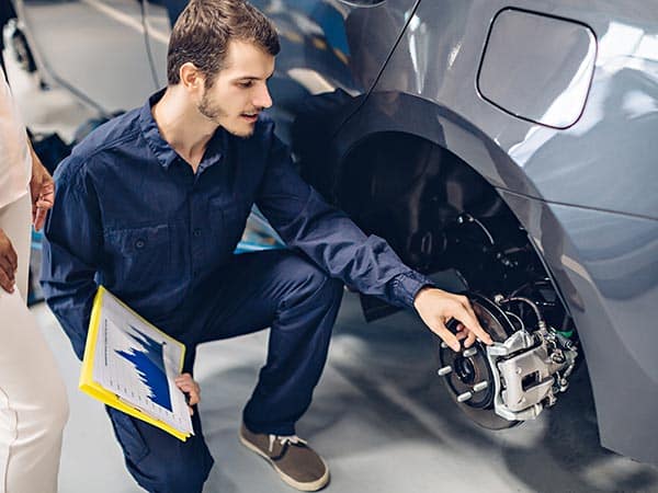 riparazioni-freni-nell-officina-specializzata